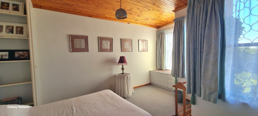 4 Bedroom Property for Sale in Wavecrest Eastern Cape